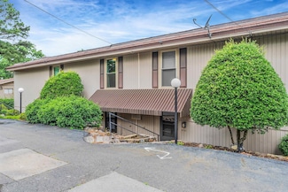 100 Discovery Bay Ln, Hot Springs, AR 71913