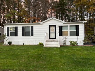 12 Larry Dr, Lisbon, ME 04250