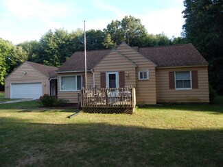 7653 Hart Rd, Holton, MI 49425