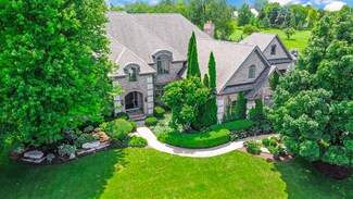 38W497 Clubhouse Dr, Saint Charles, IL 60175