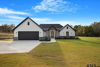 405 2 E Front St, Arp, TX 75750