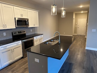7483 Highway 70 S Unit 304, Nashville, TN 37221