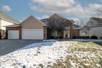 3 Scofield Ct, Bloomington, IL 61704