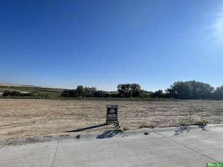21910 Hackberry Dr, Gretna, NE 68028