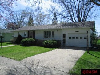 301 3rd St S, Swea City, IA 50590