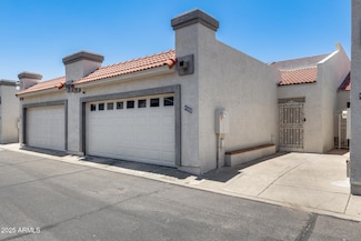 9242 N 47th Ct, Glendale, AZ 85302