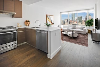 315 W 33rd St Unit 26H, New York, NY 10001
