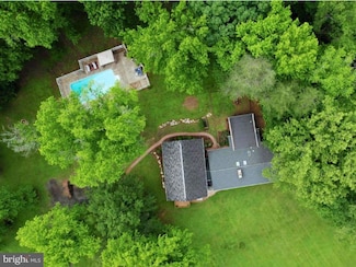 6612 Briarcroft St, Clifton, VA 20124