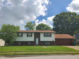 1925 Marseilles Dr, East Saint Louis, IL 62206
