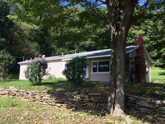 1308 Piedmont Rd, Somerset, PA 15501