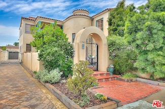 1349 Meadowbrook Ave, Los Angeles, CA 90019