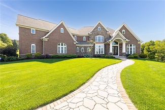 6 Whisperwood Dr, Victor, NY 14564