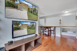 9681 Pine Trail Ct, Lake Worth, FL 33467