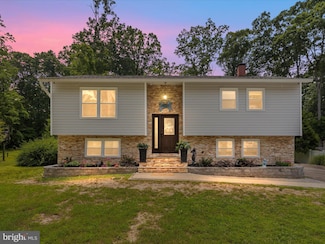 1215 Holmewood Dr, Pasadena, MD 21122