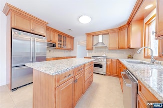 88 Alpine Dr, Closter, NJ 07624