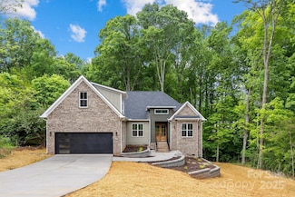 2108 Lakeview Cir, Matthews, NC 28105