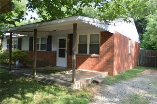 1202 Blackmoor Rd, Greensboro, NC 27406