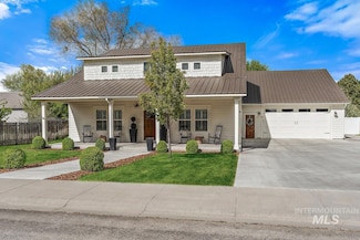841 NE Sand Pebbles Ln, Mountain Home, ID 83647