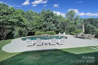 2909 Julian Glen Cir, Waxhaw, NC 28173
