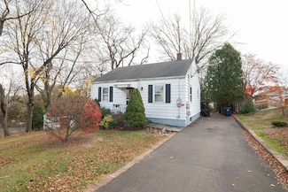 74 Linden St, West Haven, CT 06516