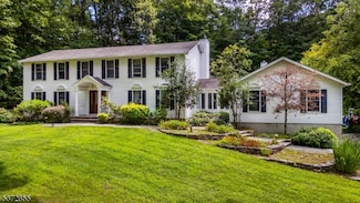 2 Higgins Dr, Vernon, NJ 07462