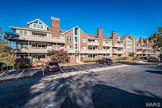 1010 Thoreau Ct Unit 301, Saint Louis, MO 63146