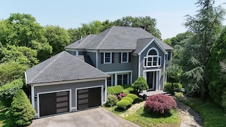 3 E High St, South Dartmouth, MA 02748