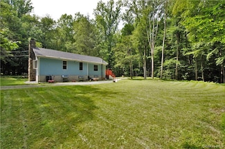 16 Woodland Rd, Middletown, NY 10940