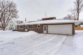 104 S Montgomery St, Colfax, IA 50054