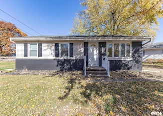 1430 4th St, Camanche, IA 52730