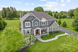40W215 Ancient Oak Ct, Saint Charles, IL 60175