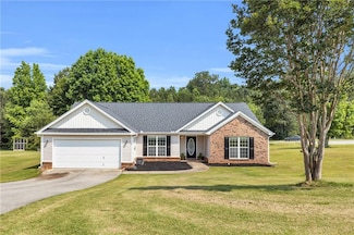 301 Lane Dr, Winder, GA 30680