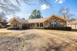 2951 Cane Creek Dr, Germantown, TN 38138