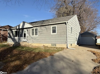 1608 Salinger Ave, Carroll, IA 51401