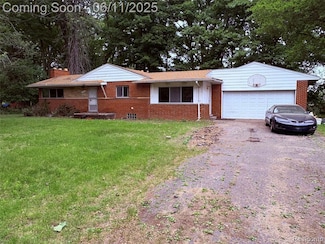25240 Muerland Rd, Southfield, MI 48033