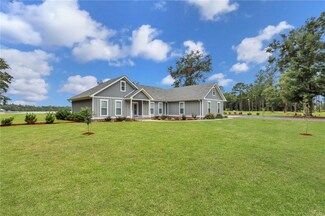 165 Post Rd, Hortense, GA 31543