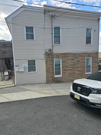 201 Oak St Unit 3, Yonkers, NY 10701