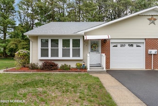 2A Jackson Ct, Whiting, NJ 08759