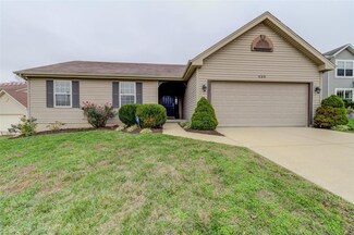 460 Fall River Ln, Saint Charles, MO 63304