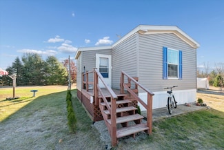 20089 W Lake Montcalm Rd, Howard City, MI 49329