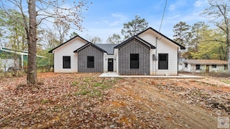 533 Lakebreeze Dr, Texarkana, TX 75501