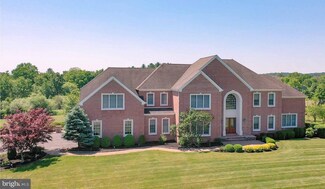 3 Robin Hill Way, Ringoes, NJ 08551