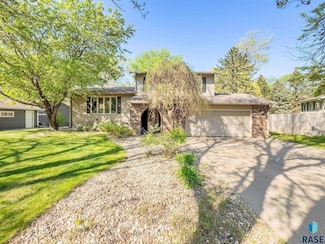 2305 E Harriet Lea, Sioux Falls, SD 57103