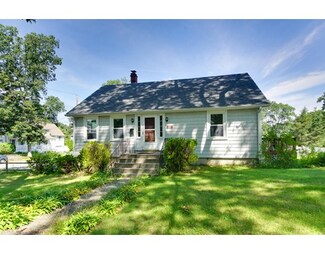 17 Glen Ave, Burlington, MA 01803