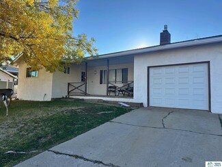 980 Paiute Ln, Susanville, CA 96130