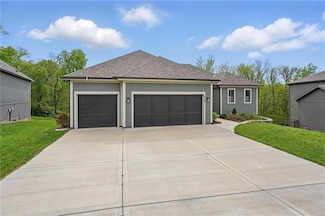6395 NW Sioux Dr, Kansas City, MO 64152