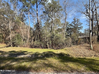 94142 Bayou Dr, Diamondhead, MS 39525