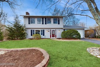 888 Jamesport Dr, Toms River, NJ 08753