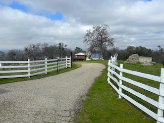 37667 Eagle Dr, Raymond, CA 93653
