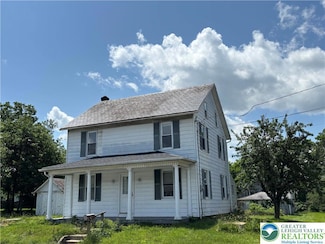 565 Moorestown Dr, Bath, PA 18014